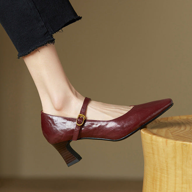 Viora Graceful Leather Pumps