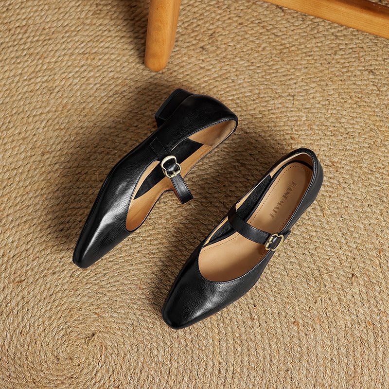 Avelia Graceful Leather Pumps