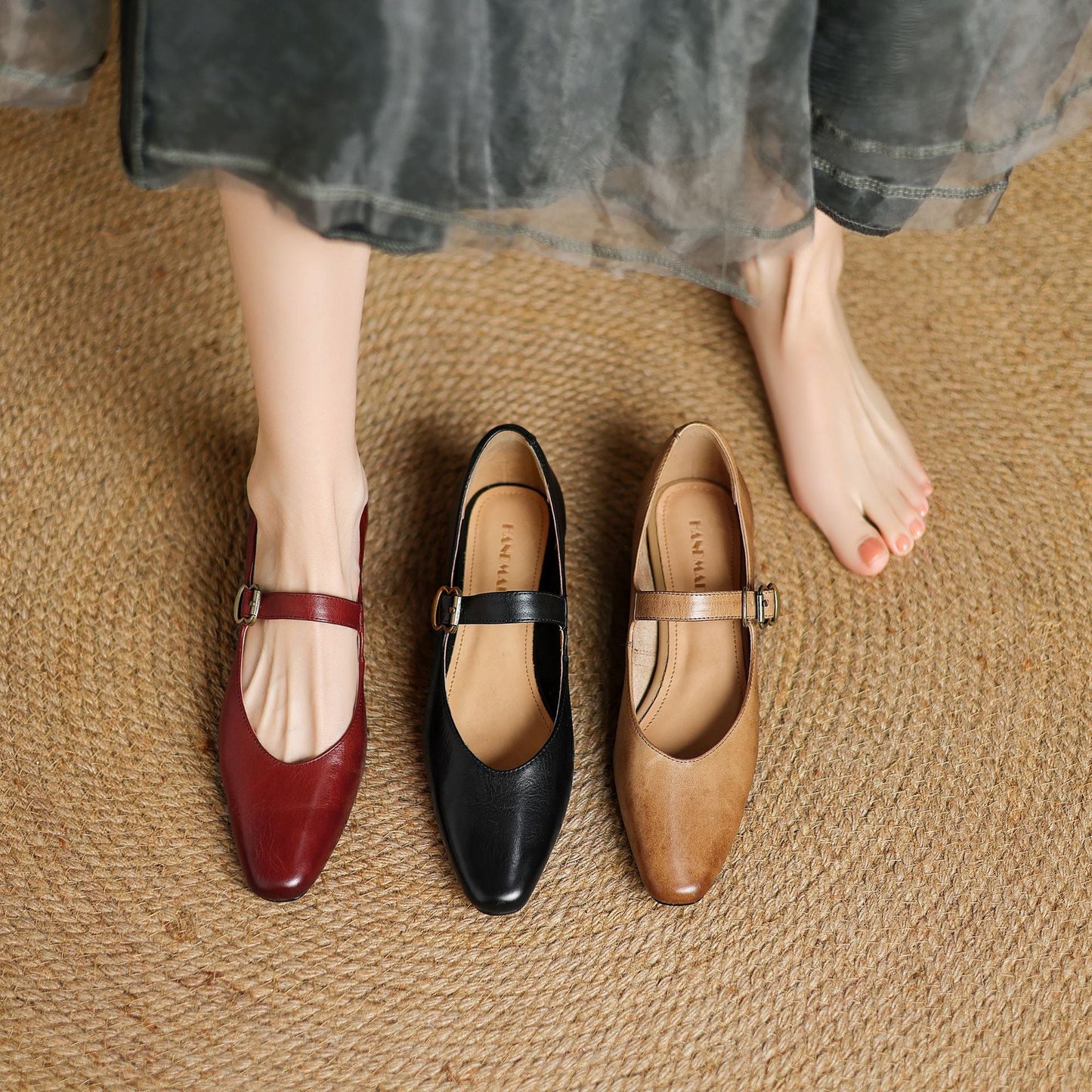 Avelia Graceful Leather Pumps