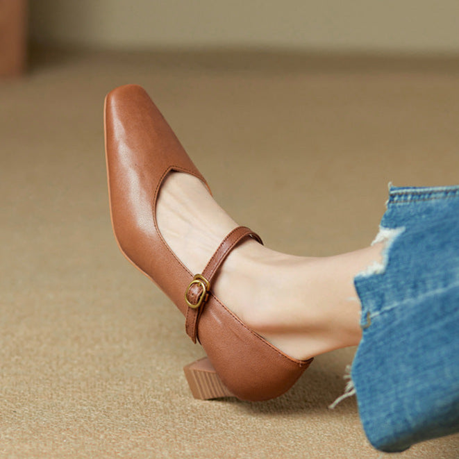 Viora Graceful Leather Pumps