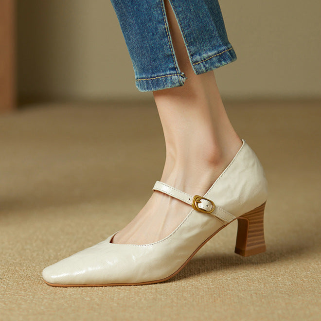 Viora Graceful Leather Pumps