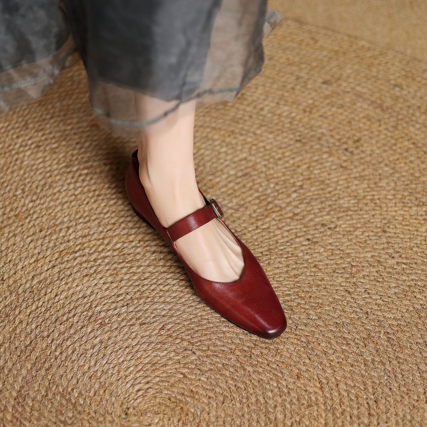 Avelia Graceful Leather Pumps