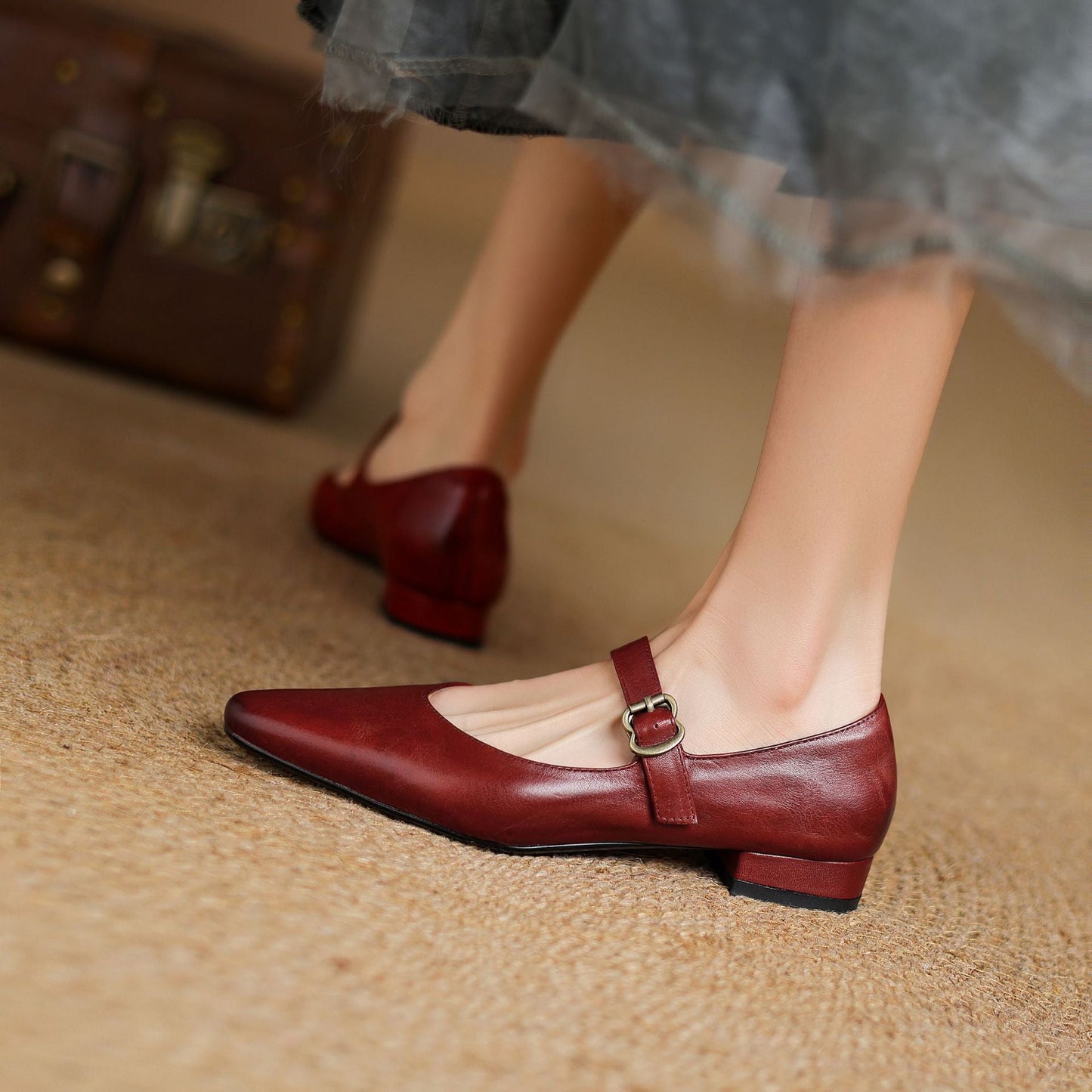 Avelia Graceful Leather Pumps