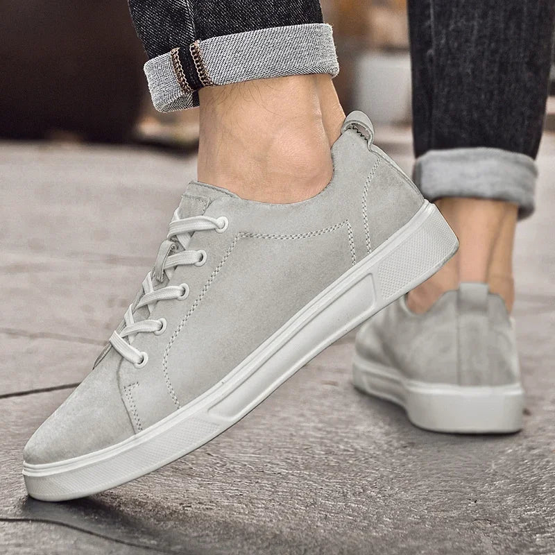 Veloure — Suede Low-Top Sneakers