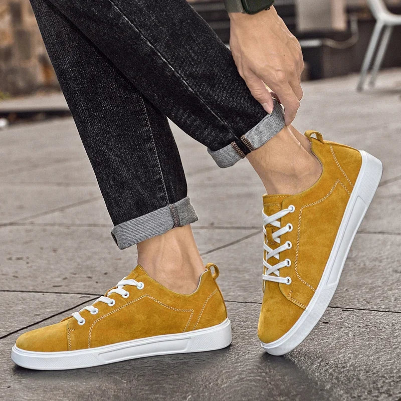 Veloure — Suede Low-Top Sneakers