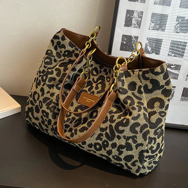 FELINE GRACE — Leopard Charm Tote