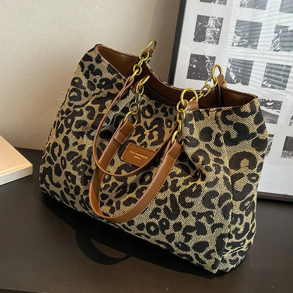 FELINE GRACE — Leopard Charm Tote