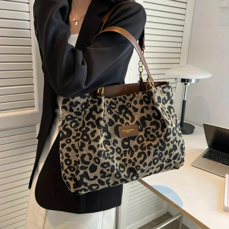 FELINE GRACE — Leopard Charm Tote