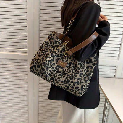 FELINE GRACE — Leopard Charm Tote