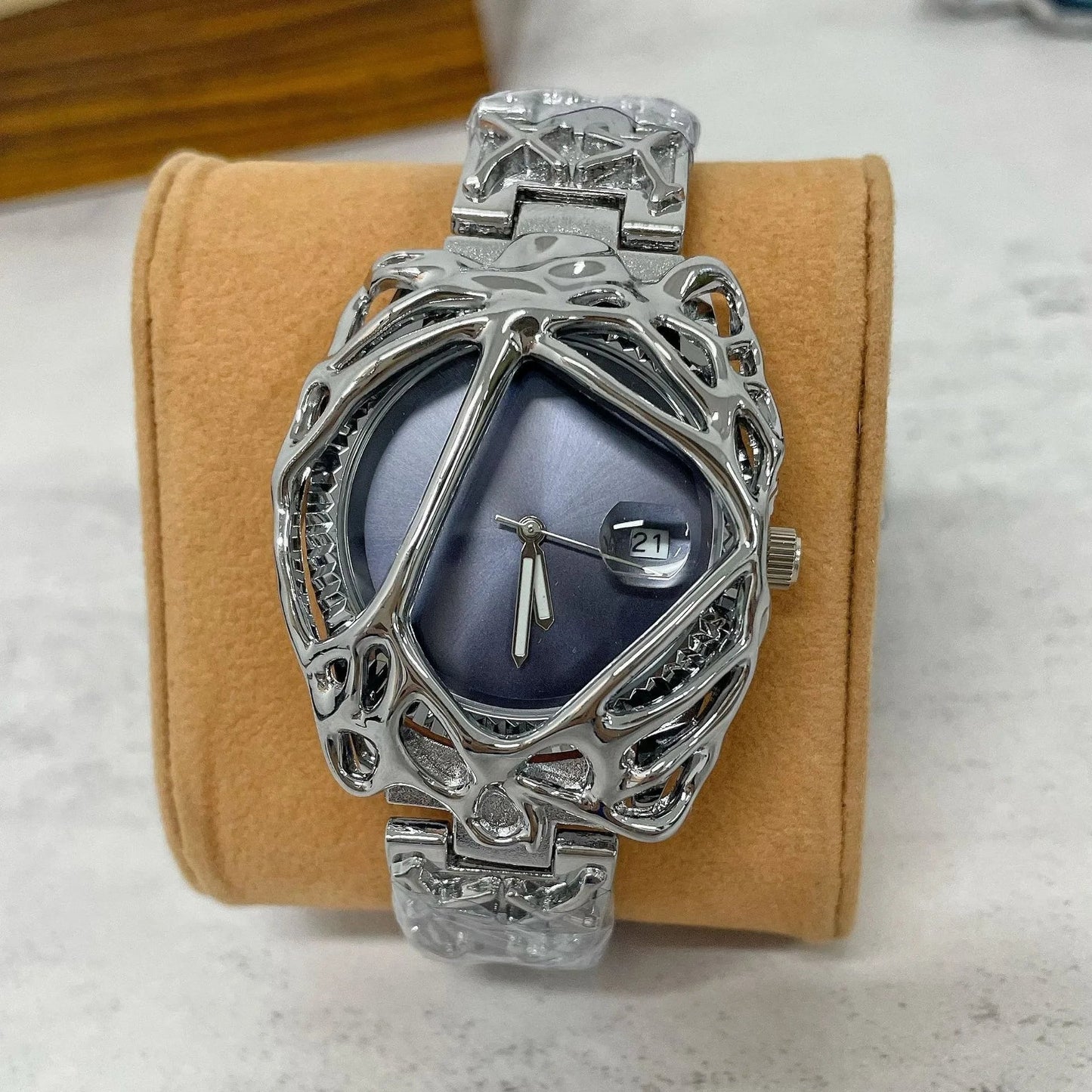 Aurumora - Liquid Metal Timepiece