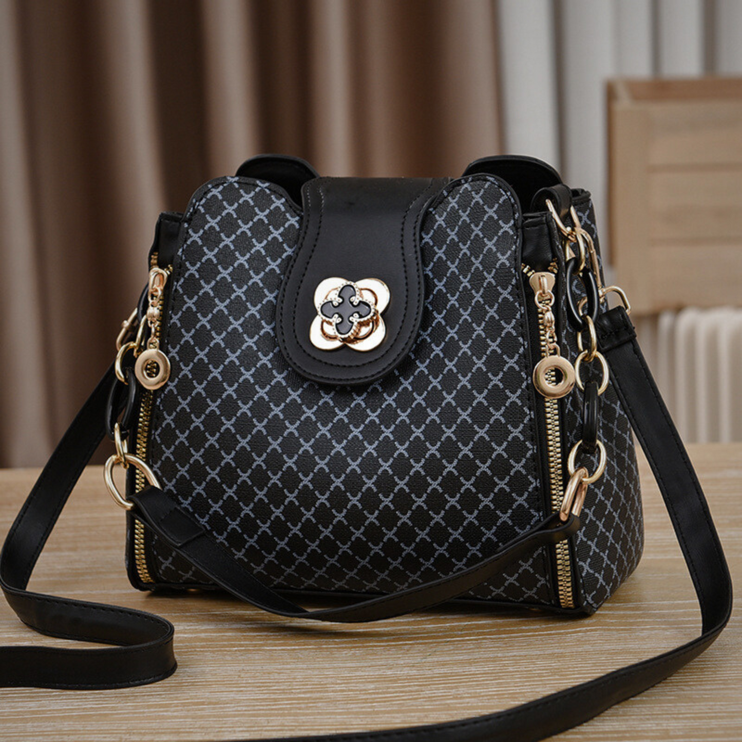 Luminaire Elegante Tote