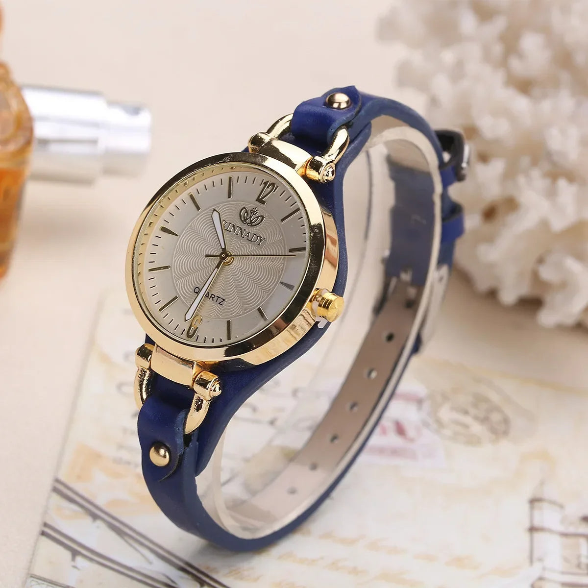 AURÉOLE — Classic Timepiece