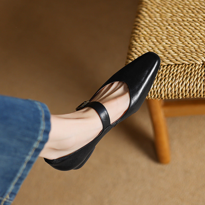 Avelia Graceful Leather Pumps