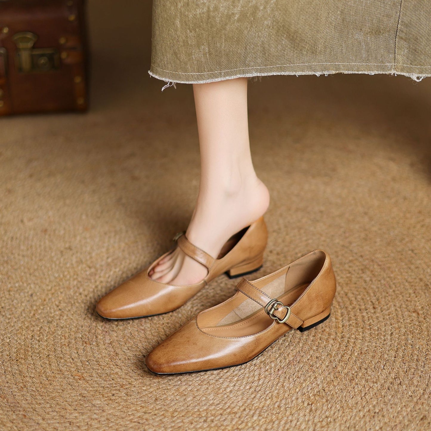Avelia Graceful Leather Pumps
