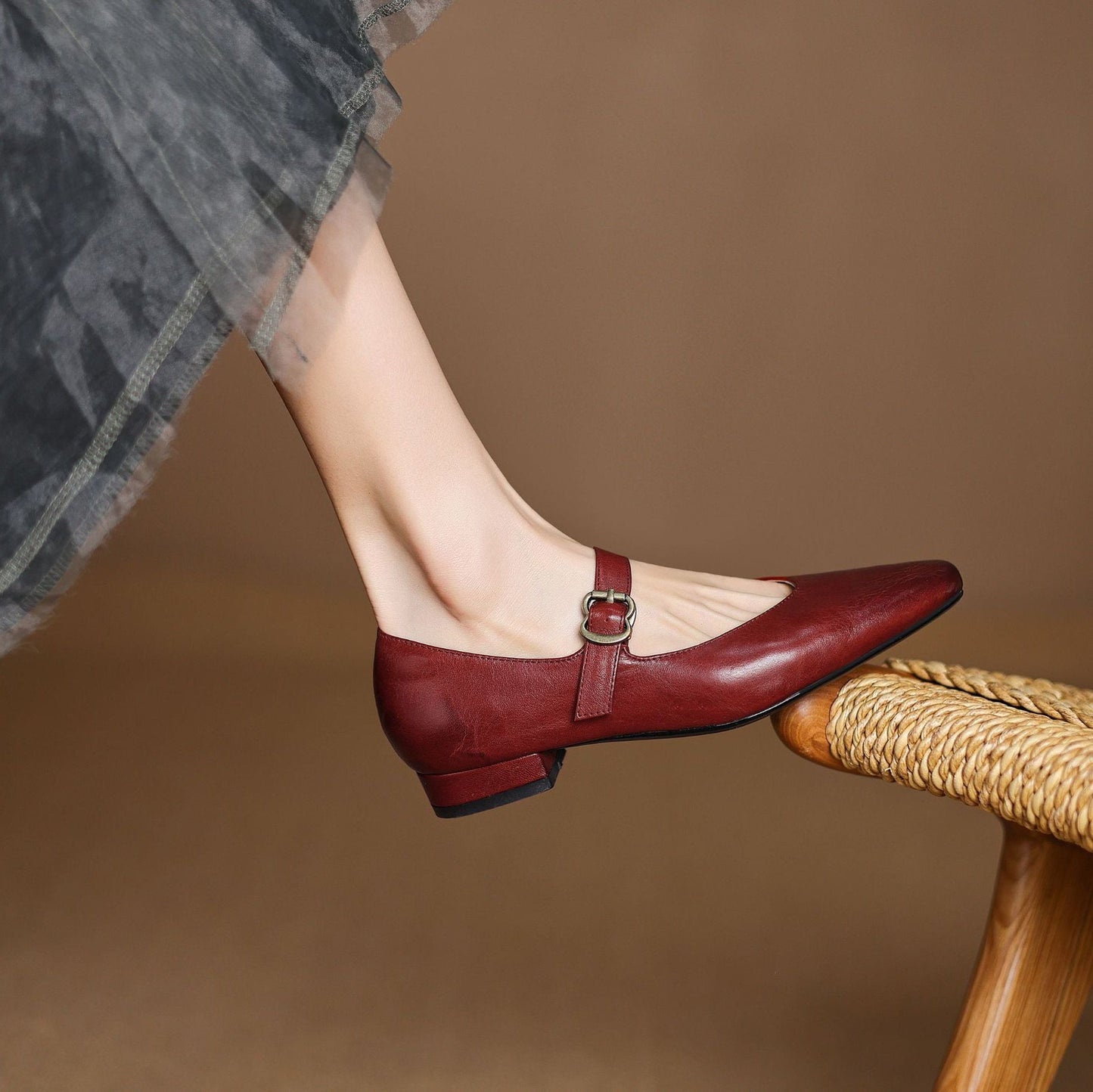 Avelia Graceful Leather Pumps