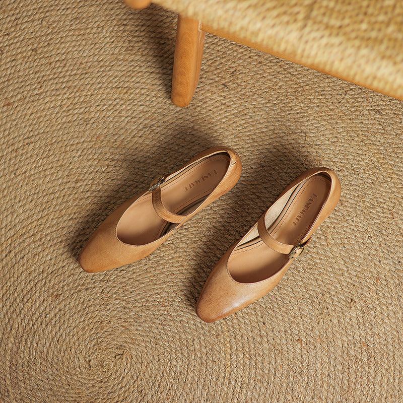 Avelia Graceful Leather Pumps