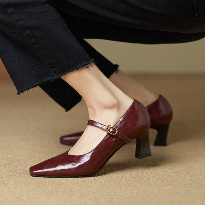 Viora Graceful Leather Pumps