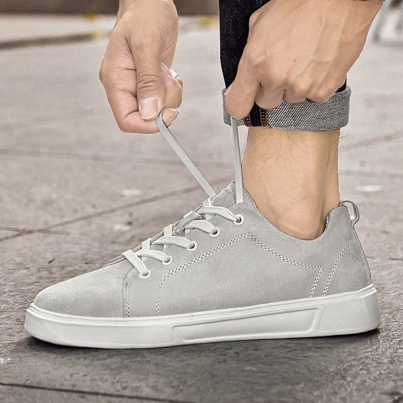 Veloure — Suede Low-Top Sneakers