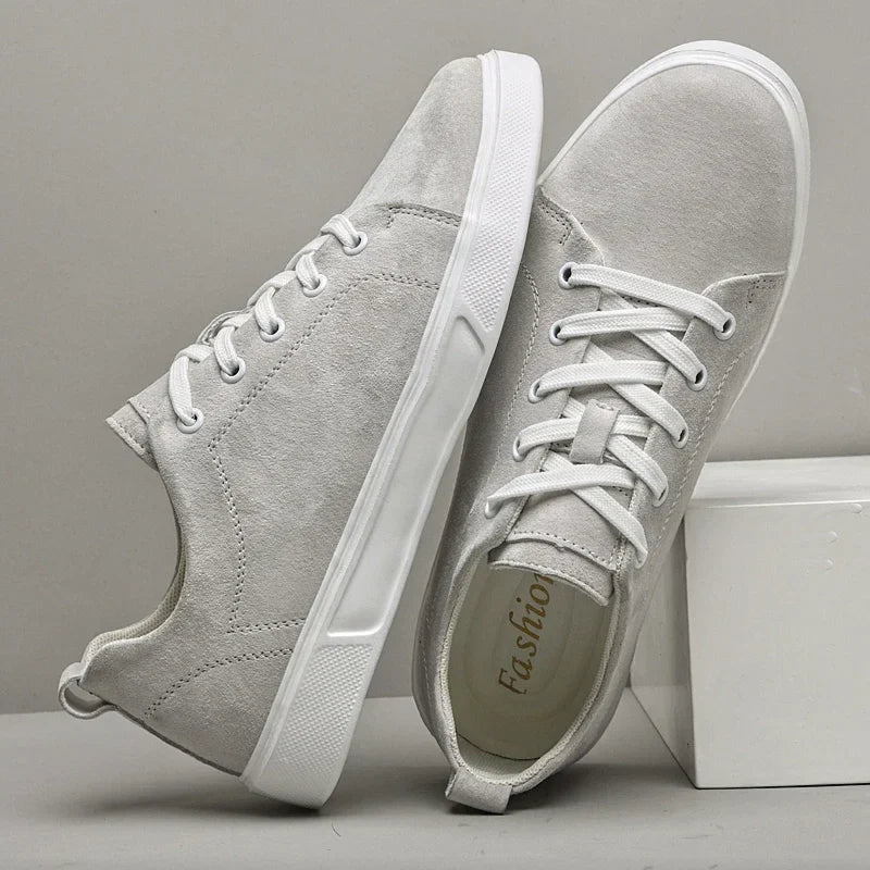 Veloure — Suede Low-Top Sneakers