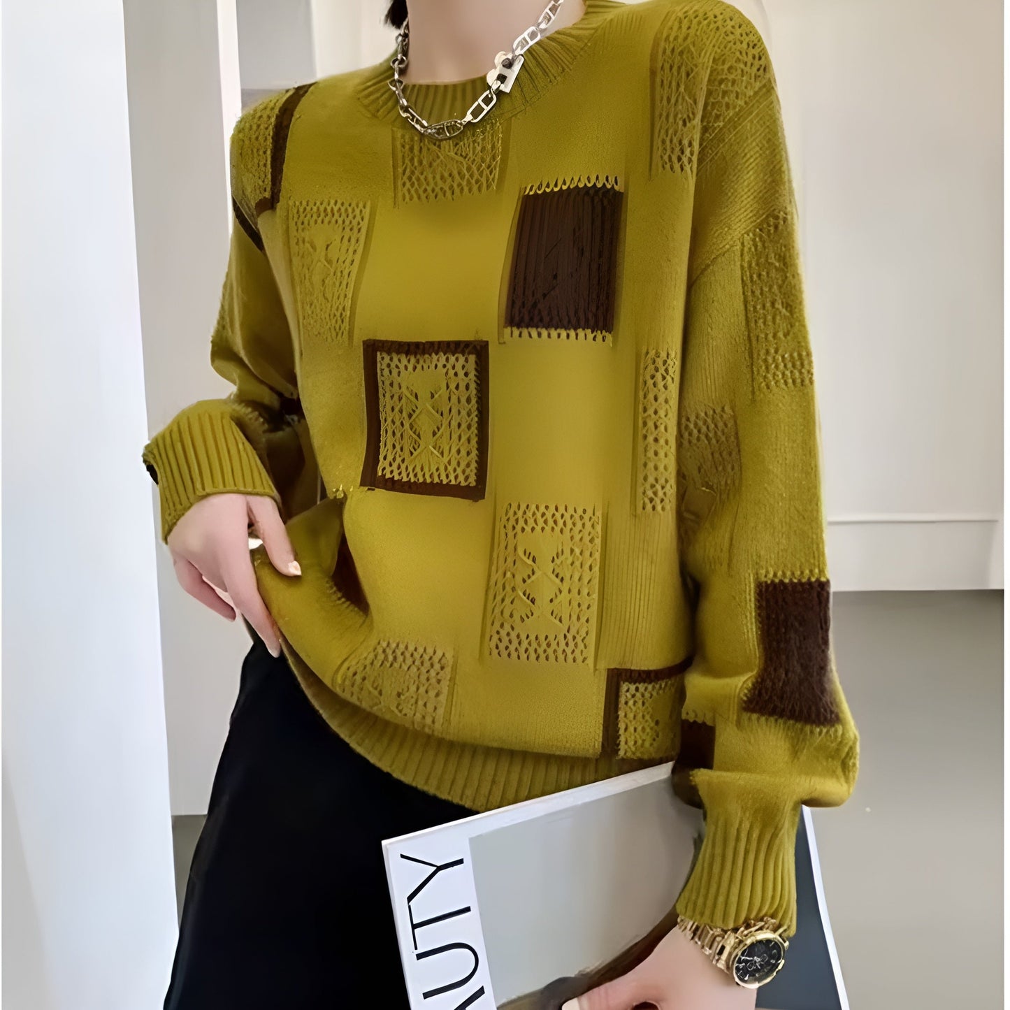 Elara - Timeless Knit Elegance