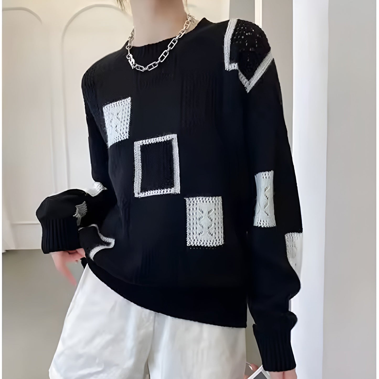 Elara - Timeless Knit Elegance