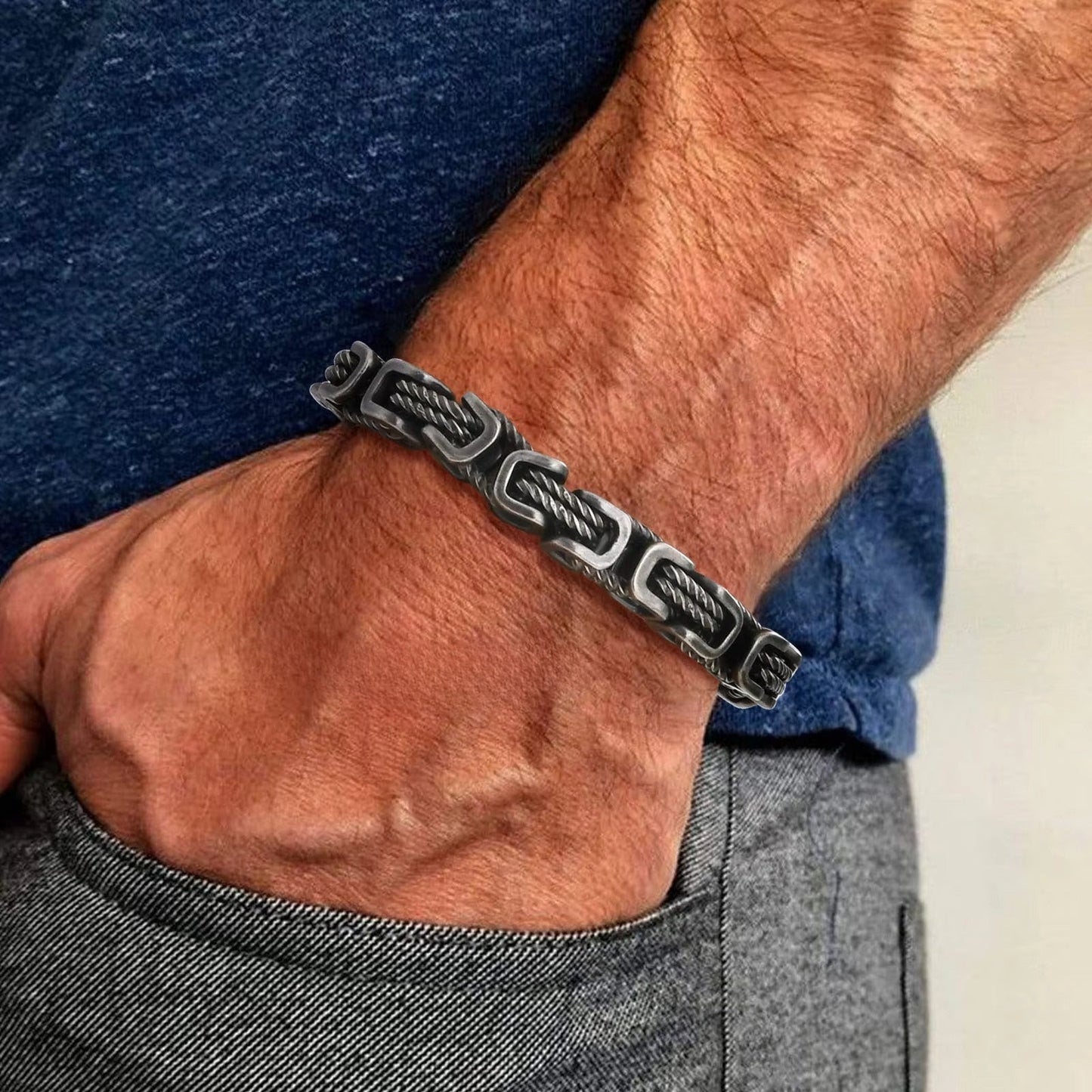 AURIX — Forged Chain Cuff