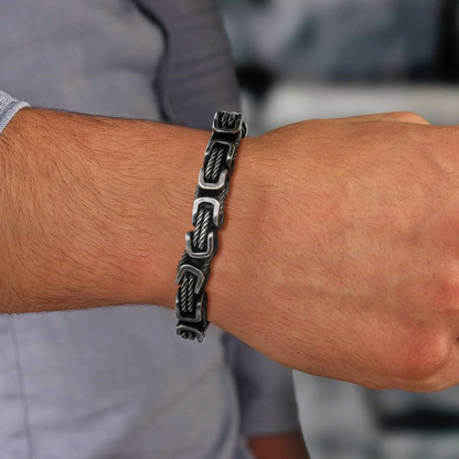 AURIX — Forged Chain Cuff