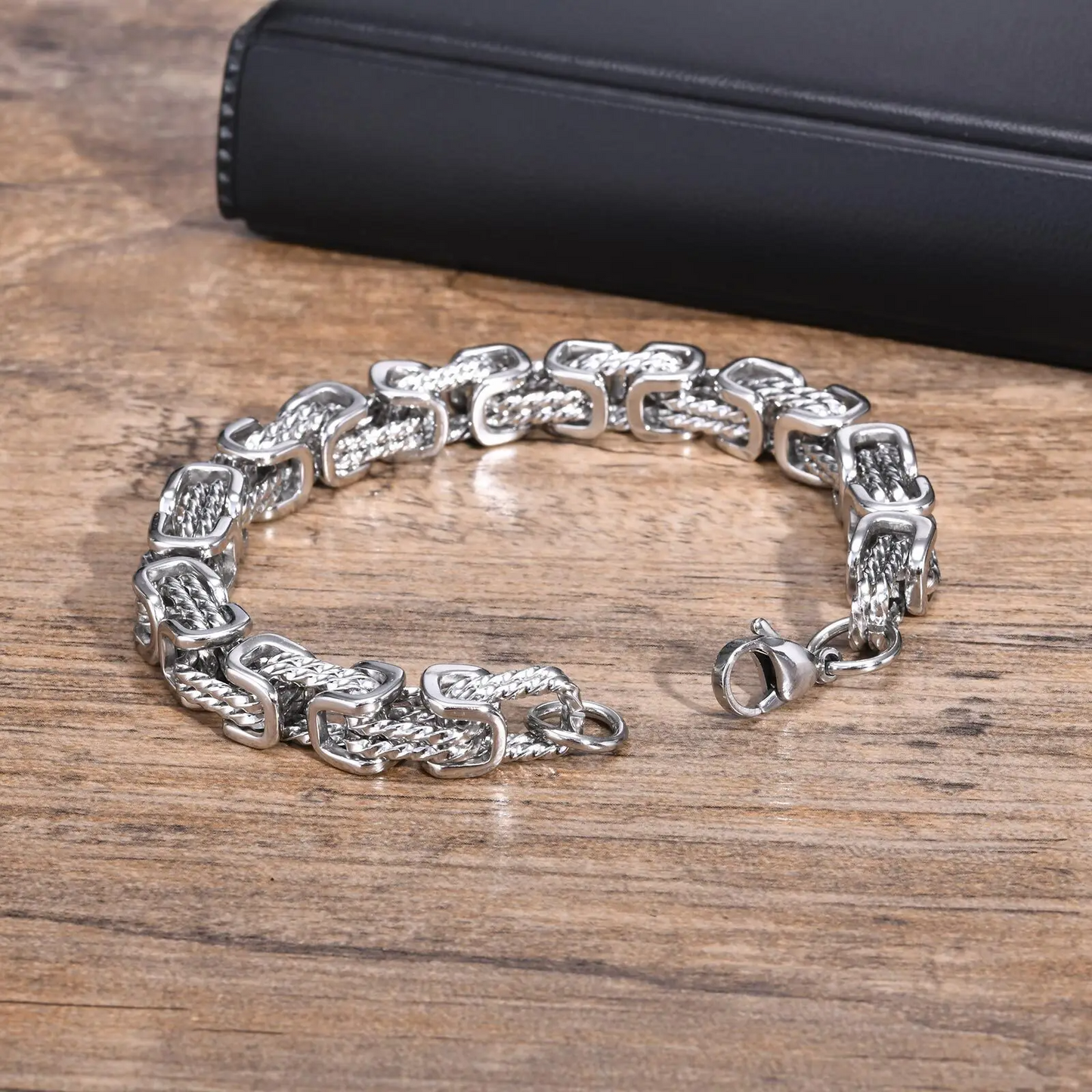 AURIX — Forged Chain Cuff