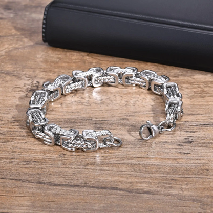 AURIX — Forged Chain Cuff